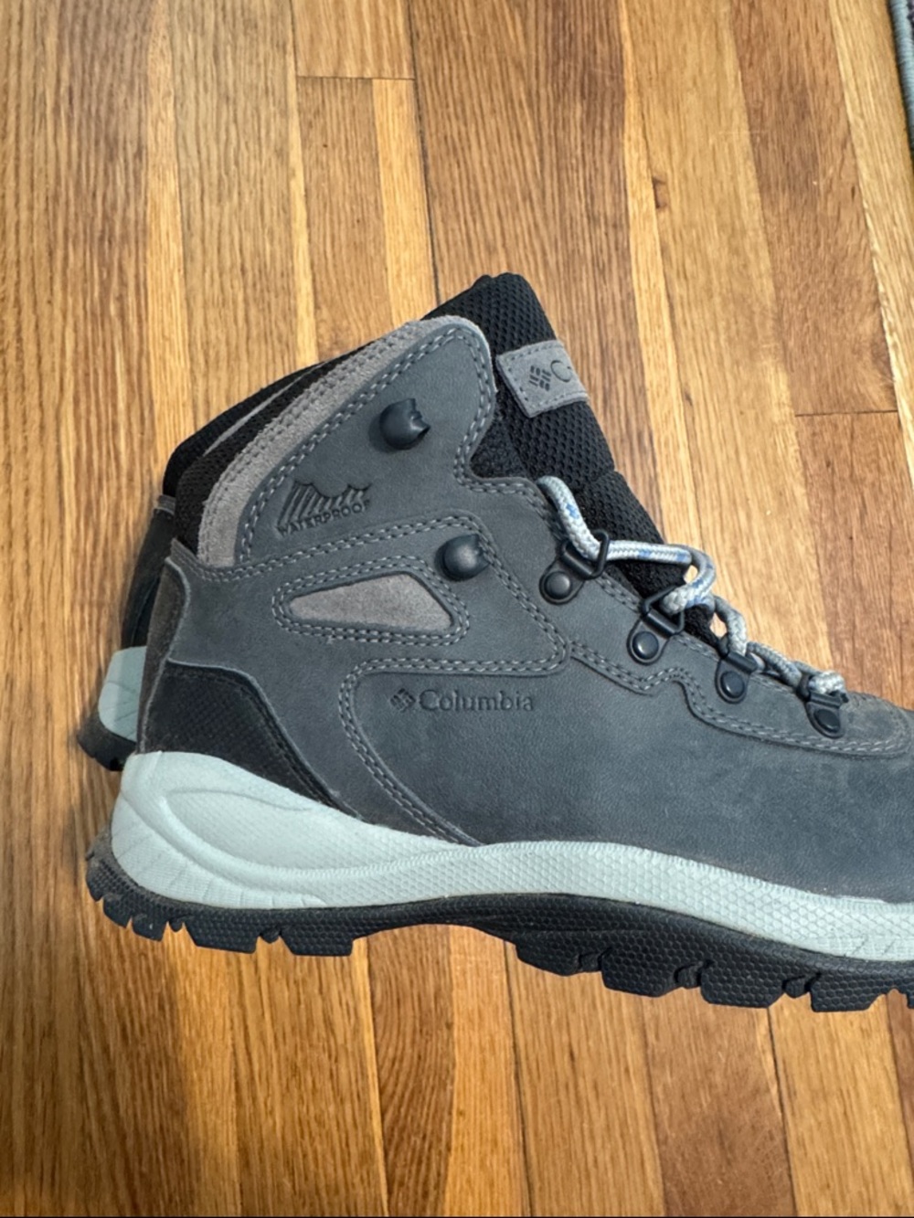 Columbia Dark Gray Outdoor Hiking Boots with Light Gray Accents - Picture 4 of 5